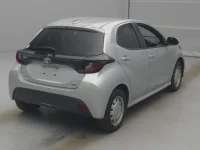 Toyota YARIS лот № 70059 оценка 3  с аукциона в Японии 1