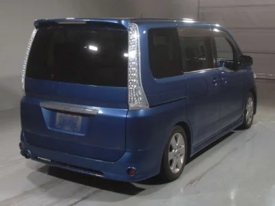 Nissan SERENA  с аукциона в Японии