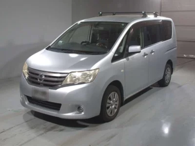 Nissan SERENA  с аукциона в Японии