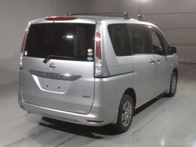 Nissan SERENA  с аукциона в Японии