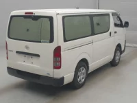 Toyota HIACE VAN лот № 76026 оценка RA  с аукциона в Японии 1