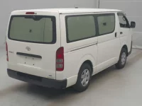 Toyota HIACE VAN лот № 76029 оценка 3.5  с аукциона в Японии 1