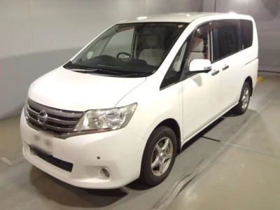 Nissan SERENA  с аукциона в Японии