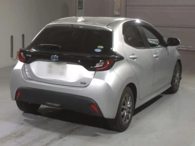 Toyota YARIS  с аукциона в Японии