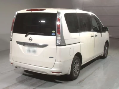 Nissan SERENA  с аукциона в Японии