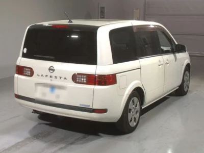 Nissan LAFESTA