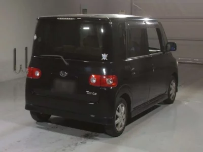 Daihatsu TANTO  с аукциона в Японии