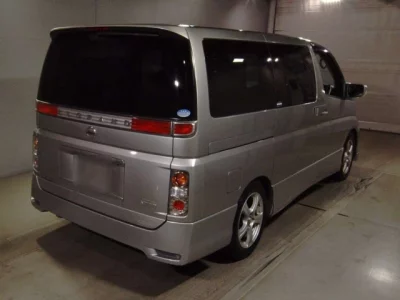 Nissan ELGRAND  с аукциона в Японии
