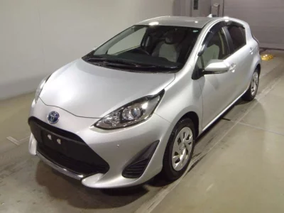 Toyota AQUA  с аукциона в Японии