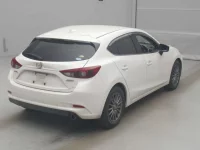 Mazda AXELA лот № 73711 оценка R  с аукциона в Японии 1