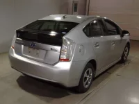 Toyota PRIUS PHV лот № 4048 оценка 3.5  с аукциона в Японии 1