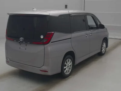 Toyota NOAH  с аукциона в Японии