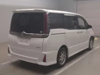 Toyota NOAH лот № 50060 оценка R  с аукциона в Японии 1