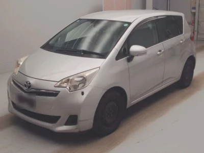 Toyota RACTIS  с аукциона в Японии
