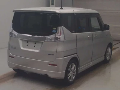 Mitsubishi DELICA D2