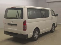 Toyota HIACE VAN лот № 86012 оценка R  с аукциона в Японии 1