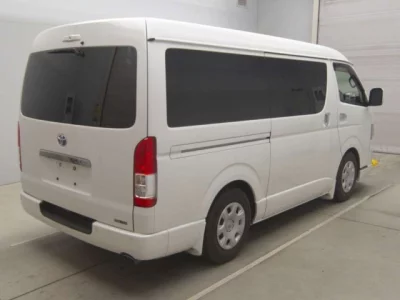 Toyota HIACE VAN  с аукциона в Японии