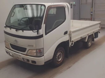 Toyota DYNA  с аукциона в Японии