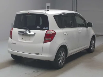 Toyota RACTIS  с аукциона в Японии