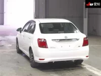 Toyota COROLLA AXIO лот № 30014 оценка R  с аукциона в Японии 1