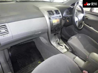 Toyota COROLLA AXIO  с аукциона в Японии
