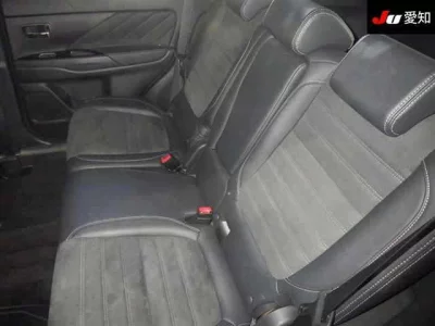 Mitsubishi OUTLANDER PHEV