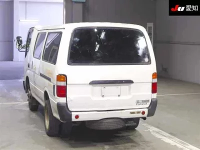 Toyota DYNA  с аукциона в Японии