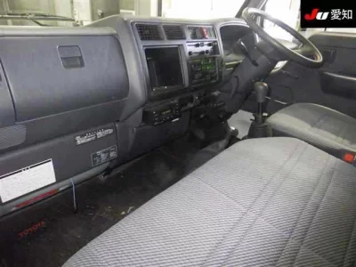 Toyota DYNA  с аукциона в Японии