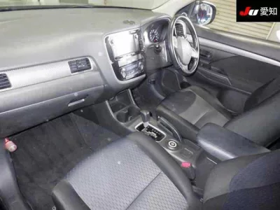 Mitsubishi OUTLANDER  с аукциона в Японии