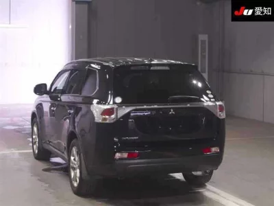 Mitsubishi OUTLANDER  с аукциона в Японии