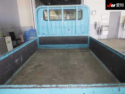 Toyota DYNA  с аукциона в Японии