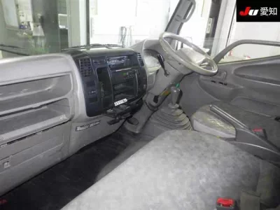 Toyota DYNA  с аукциона в Японии