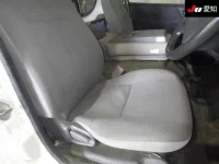 Toyota HIACE VAN лот № 7026 оценка R  с аукциона в Японии 5