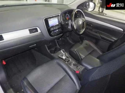 Mitsubishi OUTLANDER PHEV