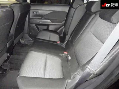 Mitsubishi OUTLANDER  с аукциона в Японии