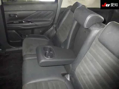 Mitsubishi OUTLANDER PHEV