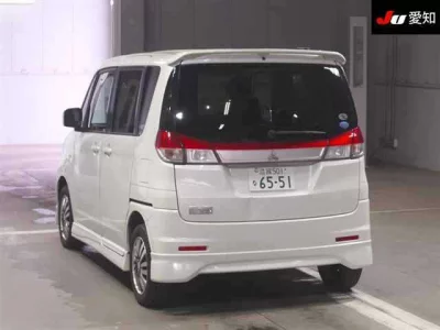 Mitsubishi DELICA D2