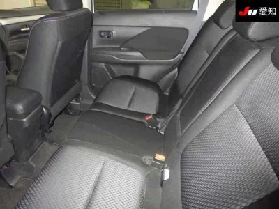 Mitsubishi OUTLANDER  с аукциона в Японии