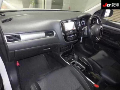 Mitsubishi OUTLANDER  с аукциона в Японии