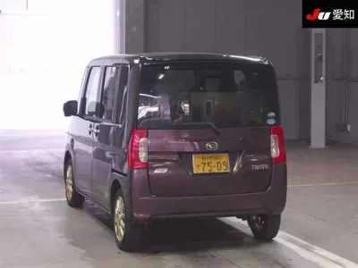 Daihatsu TANTO  с аукциона в Японии