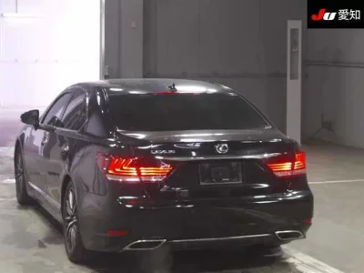 Lexus LS