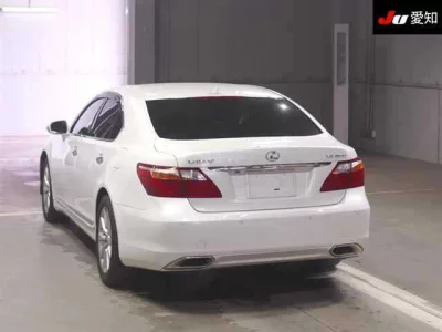 Lexus LS