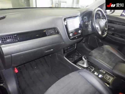 Mitsubishi OUTLANDER PHEV