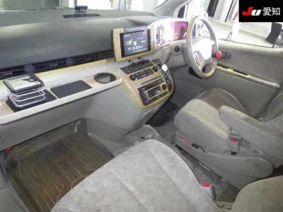 Nissan ELGRAND  с аукциона в Японии