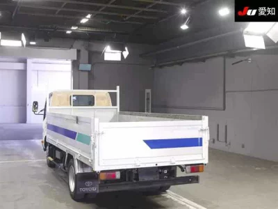 Toyota DYNA  с аукциона в Японии