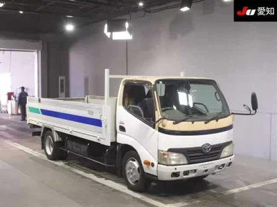 Toyota DYNA  с аукциона в Японии