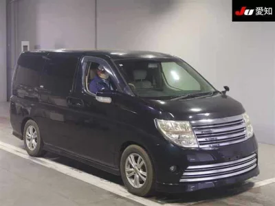 Nissan ELGRAND  с аукциона в Японии