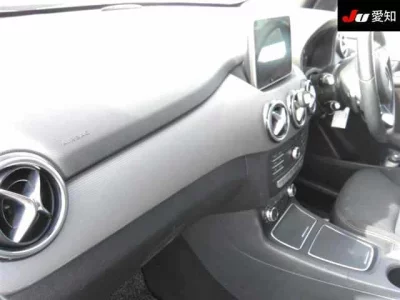 Mercedes-Benz B CLASS