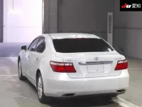 Lexus LS лот № 30197 оценка 4  с аукциона в Японии 1