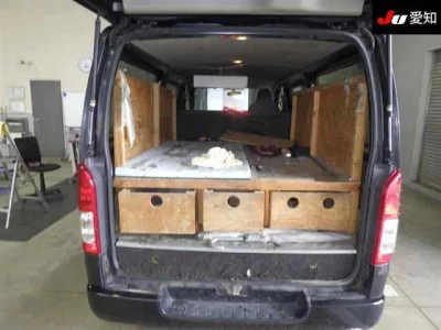 Toyota HiAce Van
